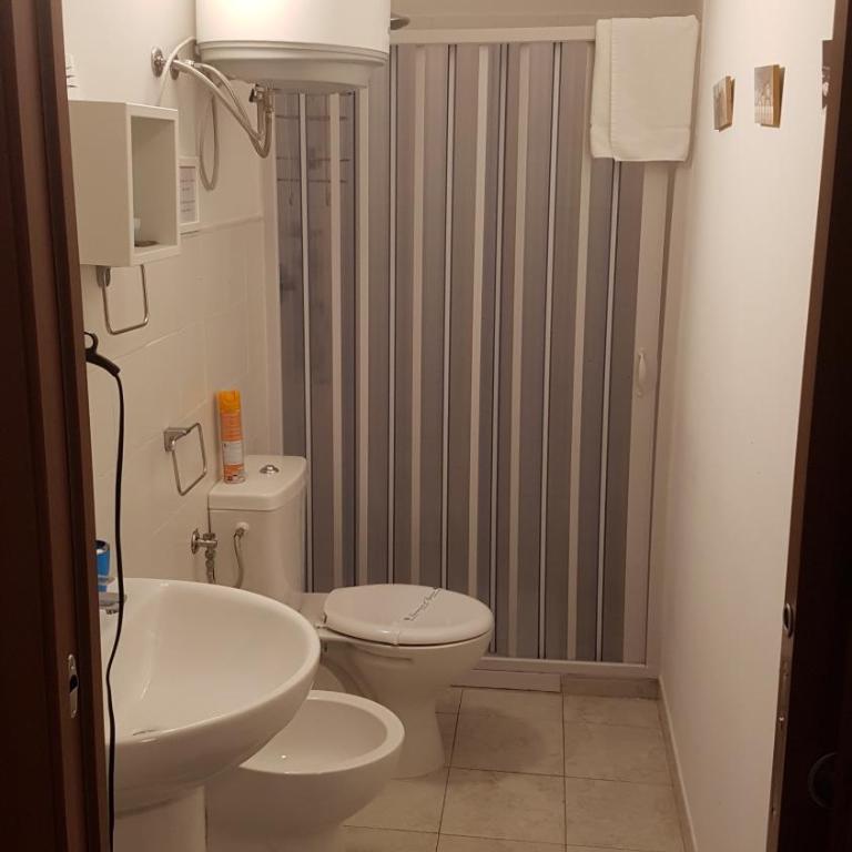 Etna Parking - Twin Room with Private Bathroom - 18