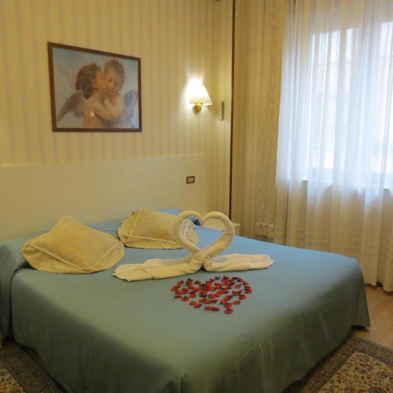 Hotel Italia City Center - Camera Matrimoniale - 1
