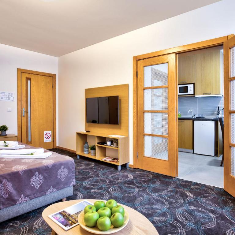 Booking Apartments - One-Bedroom Apartment - 4