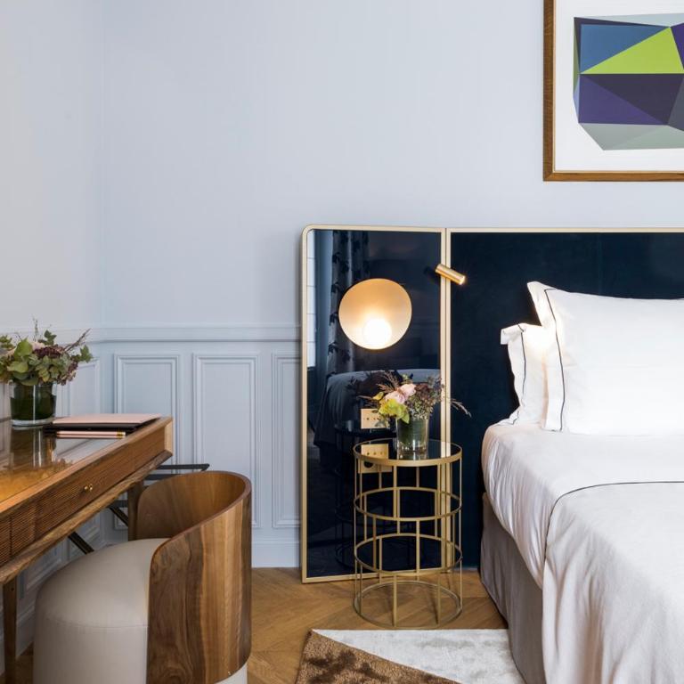 Grand Powers Hotel - Deluxe Room - 2