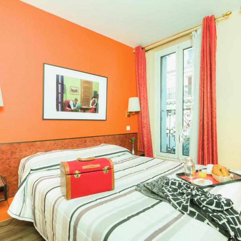 Hotel Pierre Nicole - Chambre Double avec Salle de Bains Privative - 1