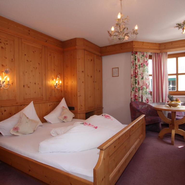 Hotel Central - Doppelzimmer - 3