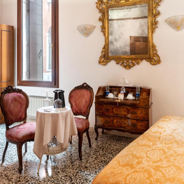 Luxury Venetian Rooms - Camera Matrimoniale/Doppia con Letti Singoli con Vista Canale - 5