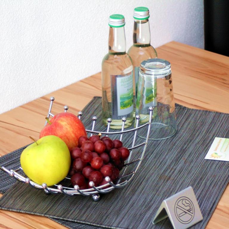 Gästehaus Sonner - Großes Doppel- oder Zweibettzimmer mit Terrasse - 9