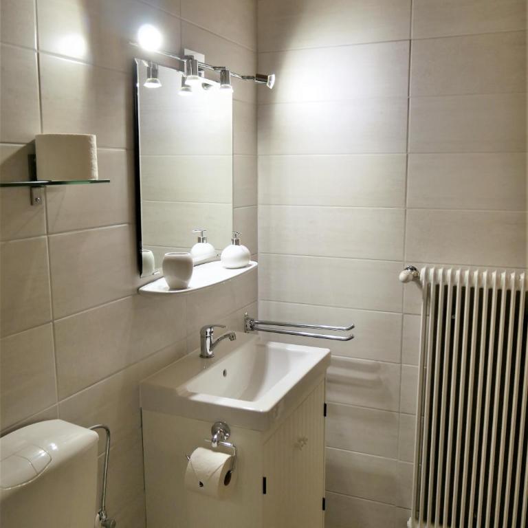 Pension Kitty - Comfort Doppelzimmer mit Balkon und Gartenblick - 4