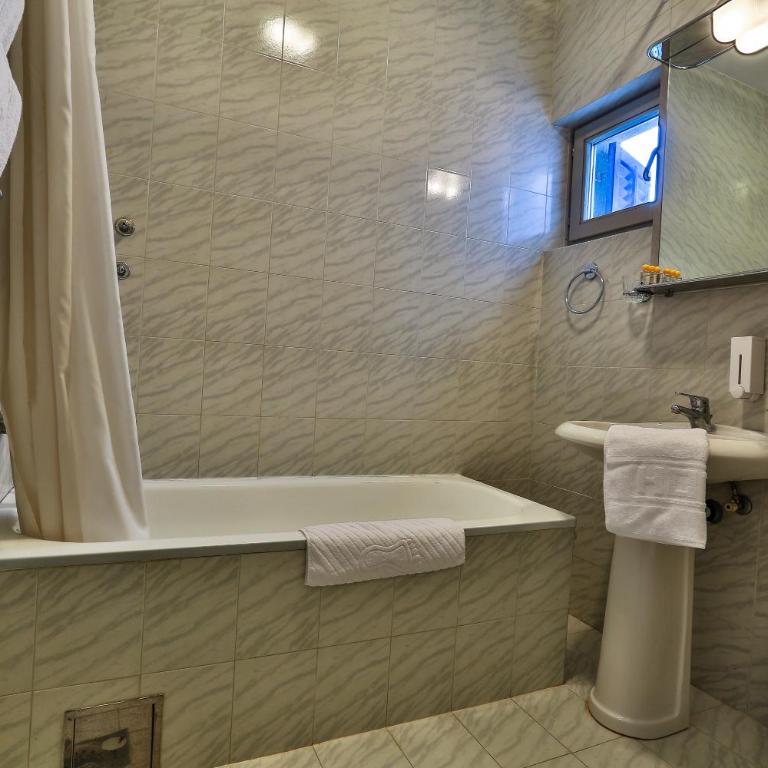 Villa Velzon Guesthouse - Apartman s 1 Spavaćom Sobom (3 Odraslih) - 2