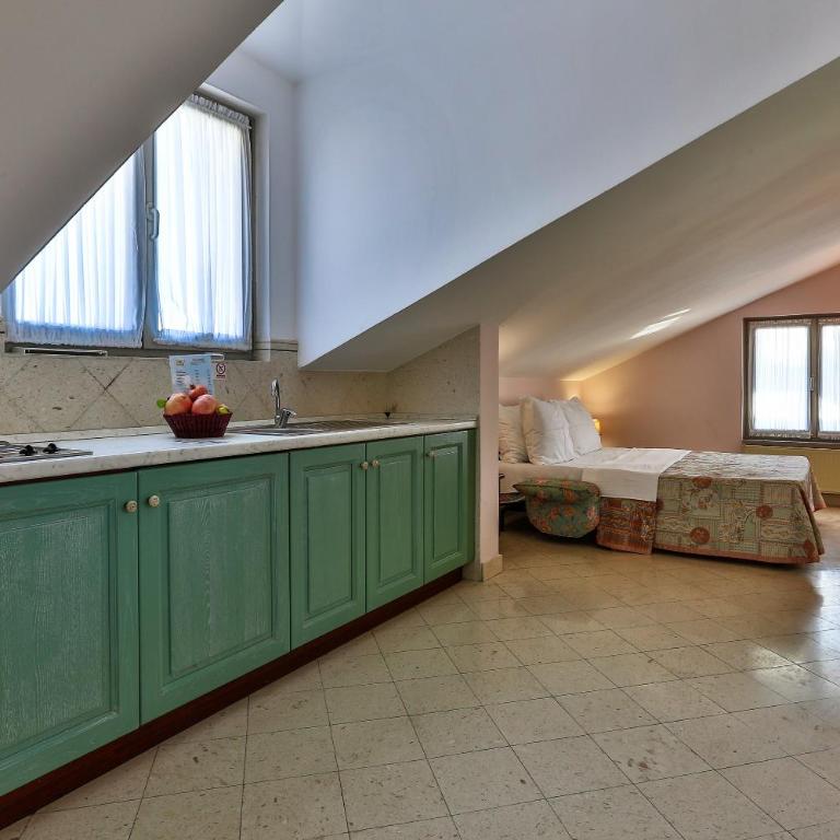 Villa Velzon Guesthouse - Apartman sa Terasom (6 Odraslih Osoba) - 6