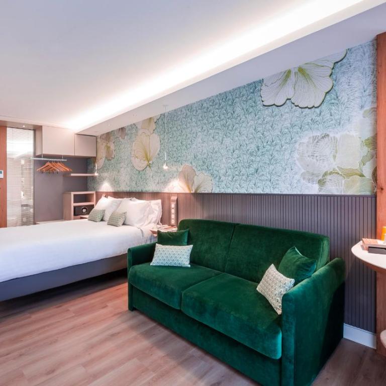voco Strasbourg Centre - The Garden by IHG - Camera Queen Premium con Divano-Letto - 5