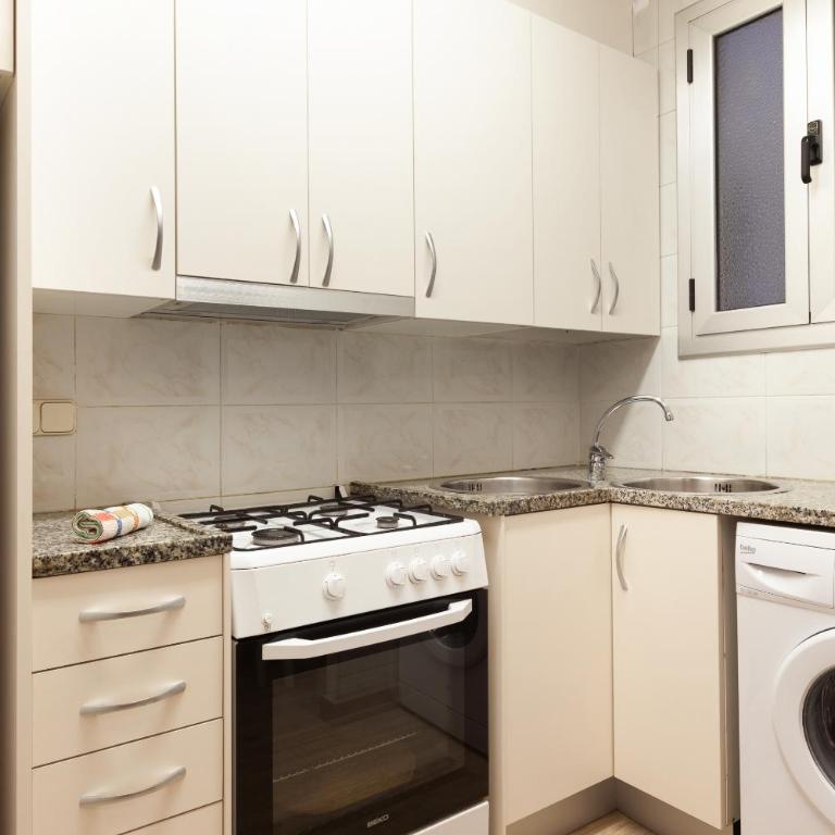 Barnapartments Monumental - Three-Bedroom Apartment - 16