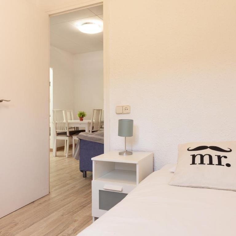 Barnapartments Monumental - Three-Bedroom Apartment - 11