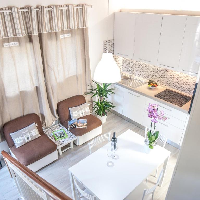 Cascine Home Holidays - Appartamento Standard - 7