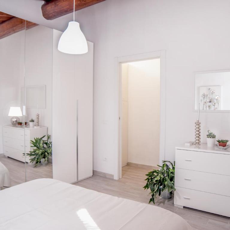 Cascine Home Holidays - Appartamento Standard - 4