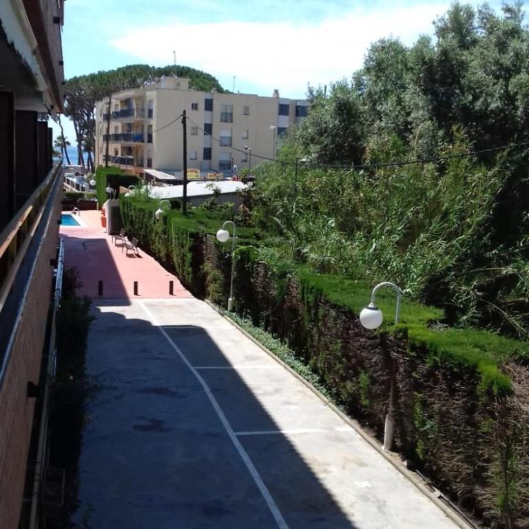 Optimist - Apartment with Garden View - 29
