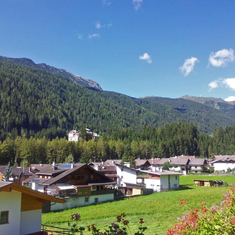 Naturhotel Haller - Economy Triple Room with Balcony - 2