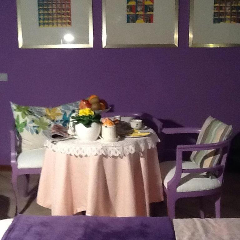 B&B Cosi fan Tutte - Camera Matrimoniale/Doppia con Letti Singoli con Bagno Privato Esterno - 1