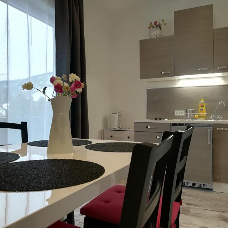 LA Boutique House - Apartment mit Balkon - 8