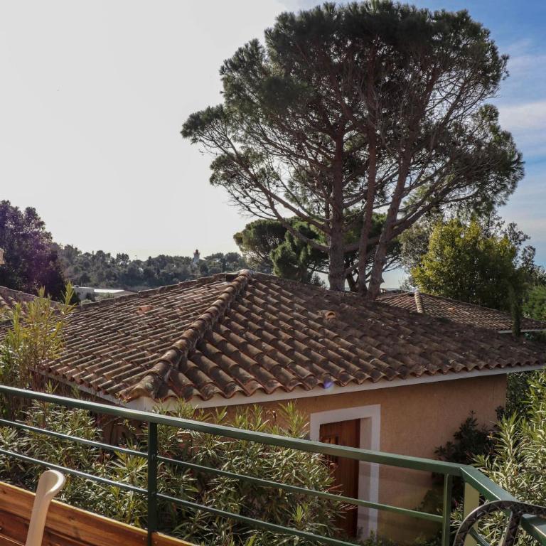 Résidence Agathos (un jardin sur la plage) - A l'Etage - One-Bedroom Apartment with Partial Sea View - 3
