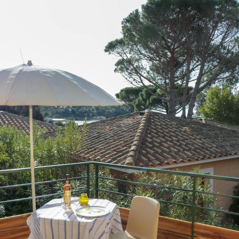 Résidence Agathos (un jardin sur la plage) - A l'Etage - One-Bedroom Apartment with Partial Sea View - 4