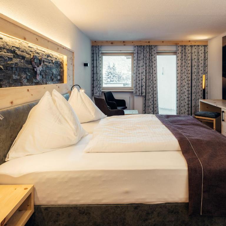 Hotel Post - Deluxe Doppelzimmer mit Balkon - 3
