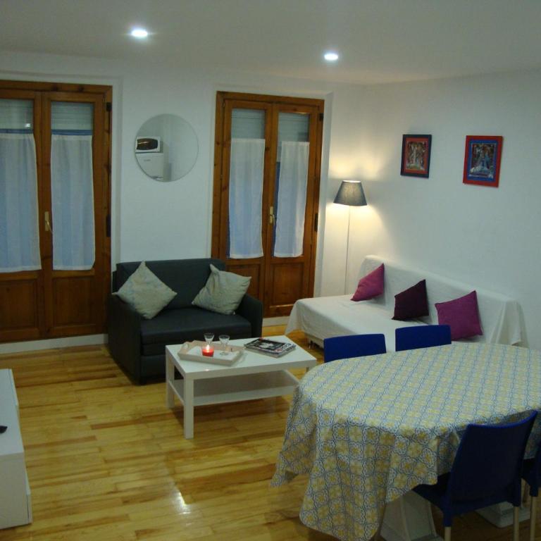 Calle Ansoleaga a 100 mts del Ayuntamiento - Apartment with Balcony - 12