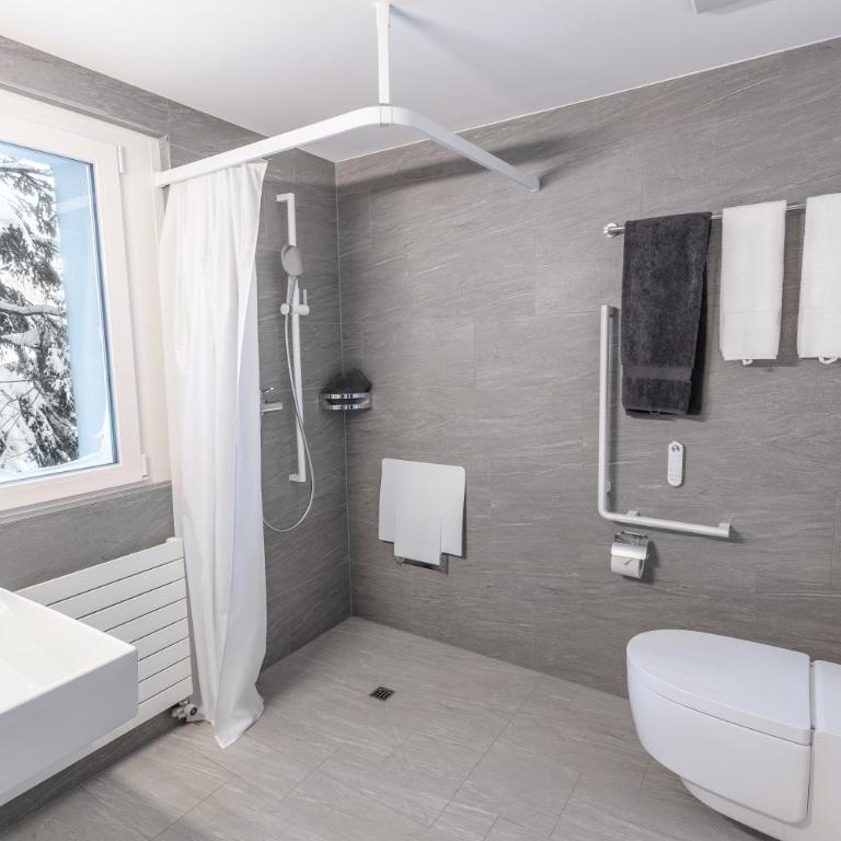 Hotel Seebüel - Familienzimmer (2 Erwachsene + 2 Kinder) - 2