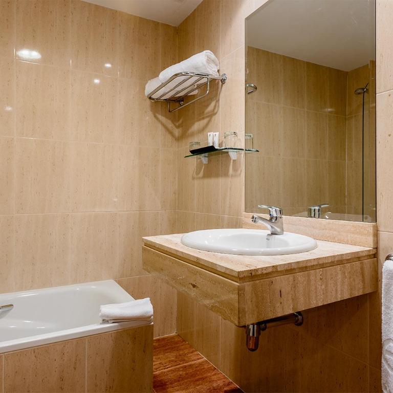 Ikonik Plaza Mercado - Habitación Doble Estándar - 9
