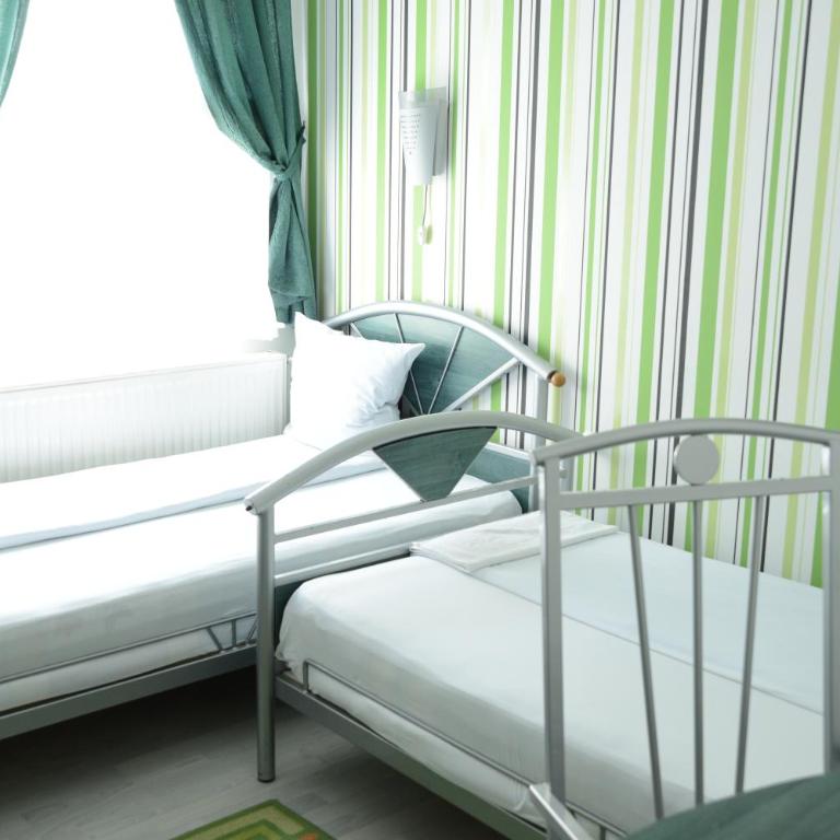 Hotel Ženeva - Twin Room - 7