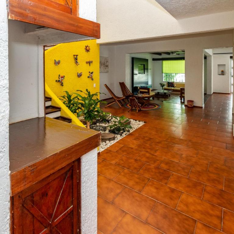 Grandiosa casa céntrica a minutos de la playa - Vacation Home - 10