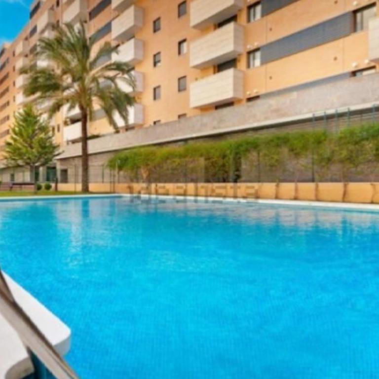 Keywise Perfect location next to María Zambrano STATION, central , beach ,pool and free Parking - Deluxe Apartment - 3