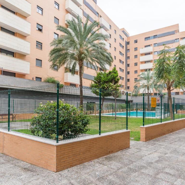 Keywise Perfect location next to María Zambrano STATION, central , beach ,pool and free Parking - Deluxe Apartment - 31