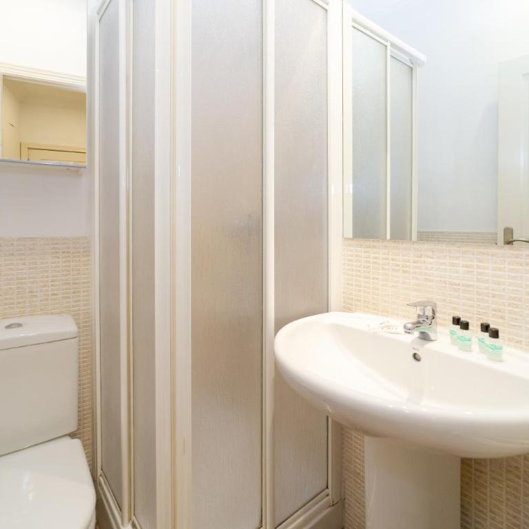 Apartamentos Gran Via - Apartment IV - 11
