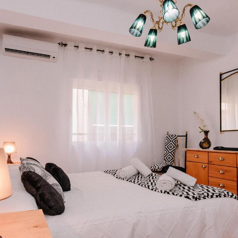 Los Morales de Granada - Three-Bedroom Apartment - 1