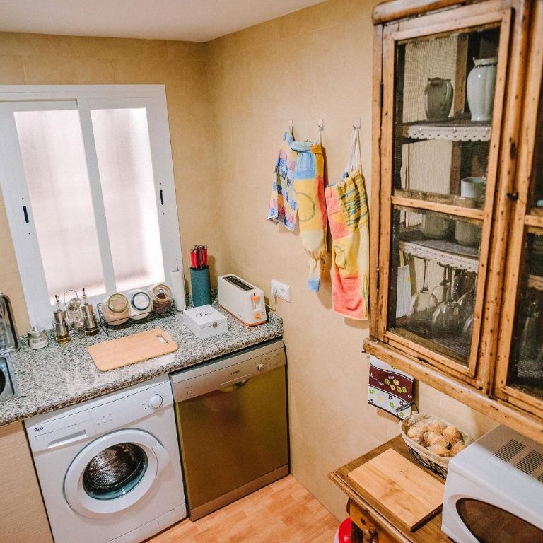Los Morales de Granada - Three-Bedroom Apartment - 4