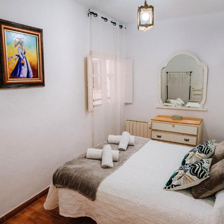 Los Morales de Granada - Three-Bedroom Apartment - 16