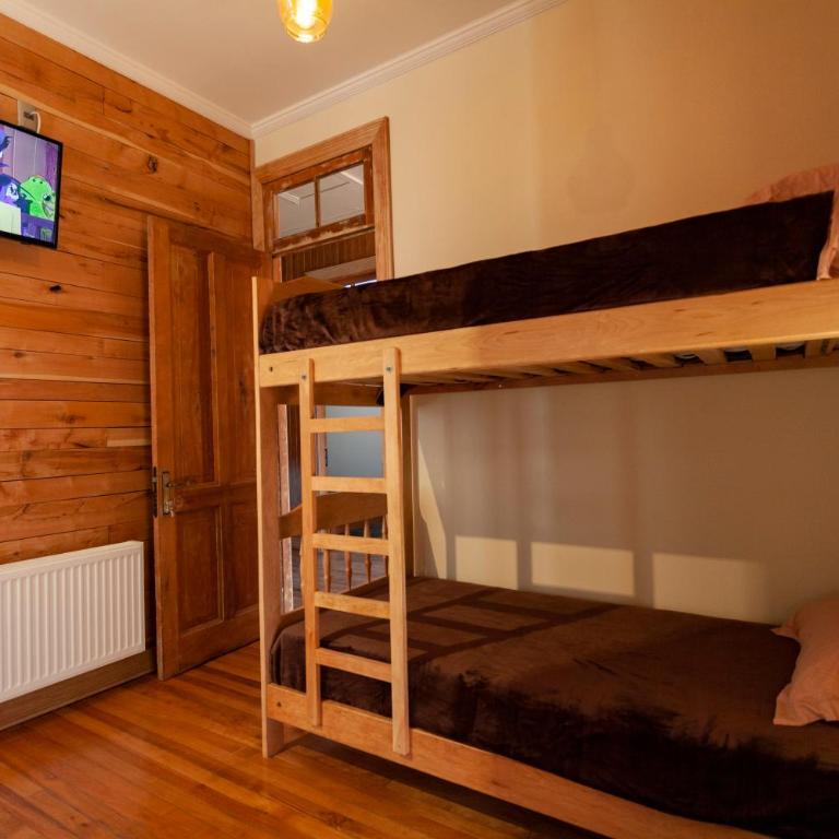 Hostal Boutique Patagonia Mística - Habitación Doble con baño privado - 2 camas en litera - 1