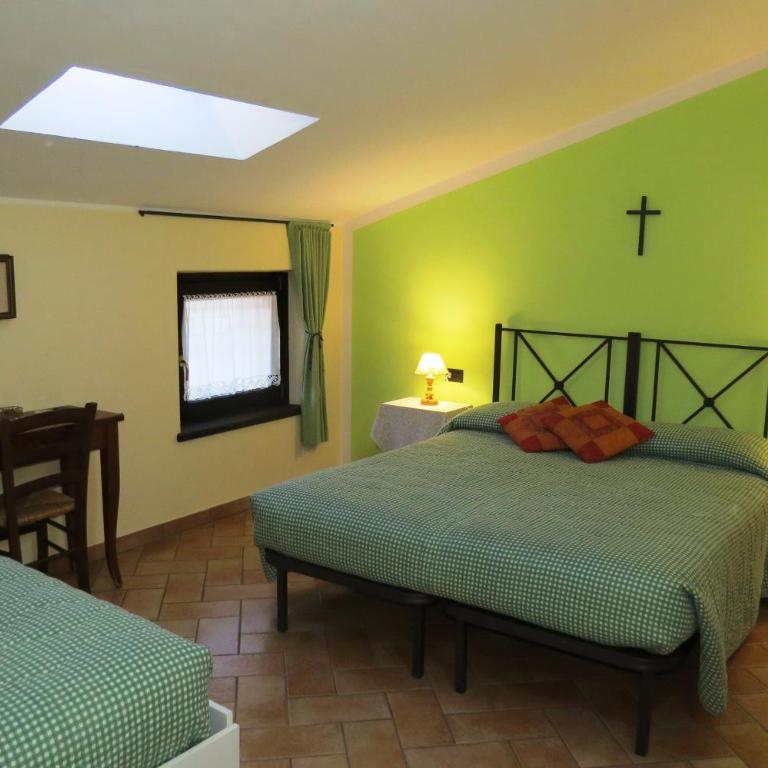 Agriturismo La Staffa - Camera Familiare con Bagno Privato - 2