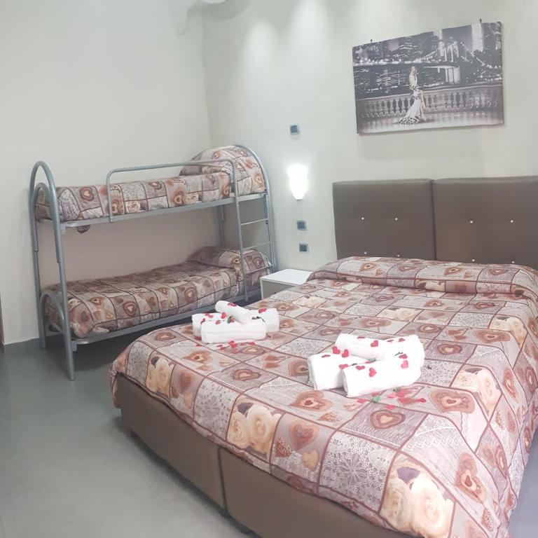 Donn'Anna Suite - Comfort Quadruple Room - 7