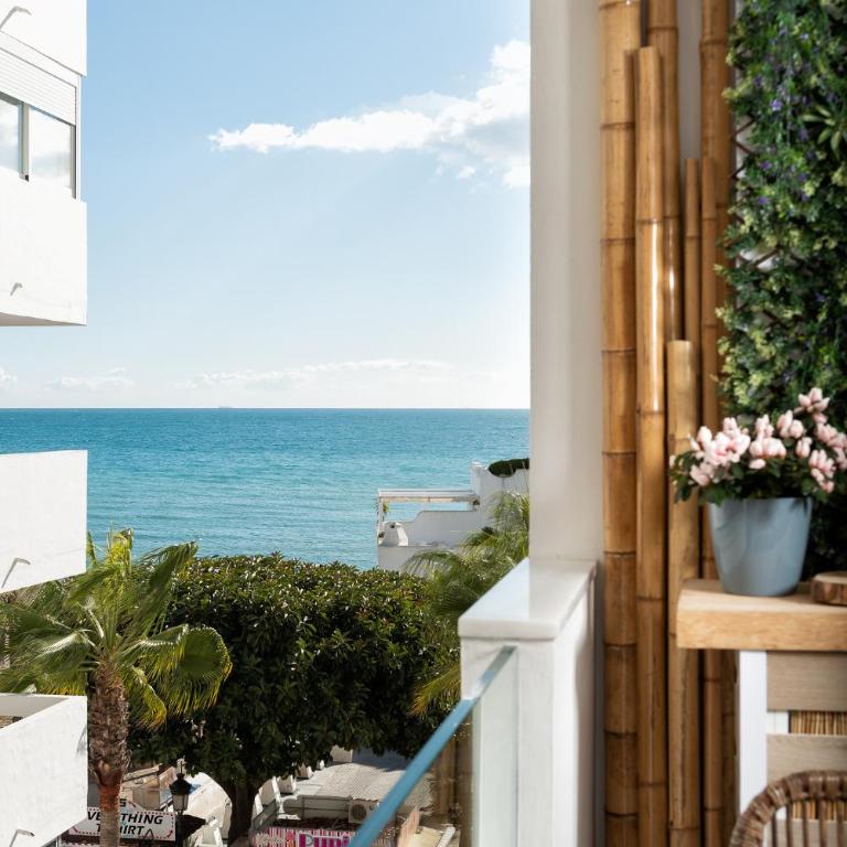 Marbella First Line Beach - Apartamento de 2 dormitorios con vistas al mar - 4