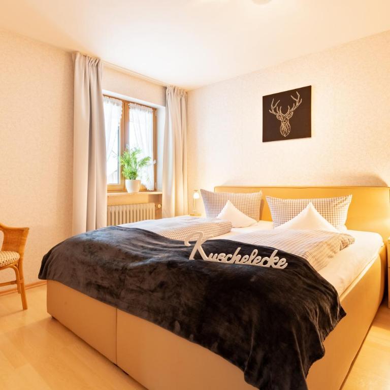 "Haus Enzian" - Annehmlichkeiten von 4-Sterne Familien-und Wellnesshotel Viktoria können mitgenutzt werden - Apartment mit 1 Schlafzimmer - 2