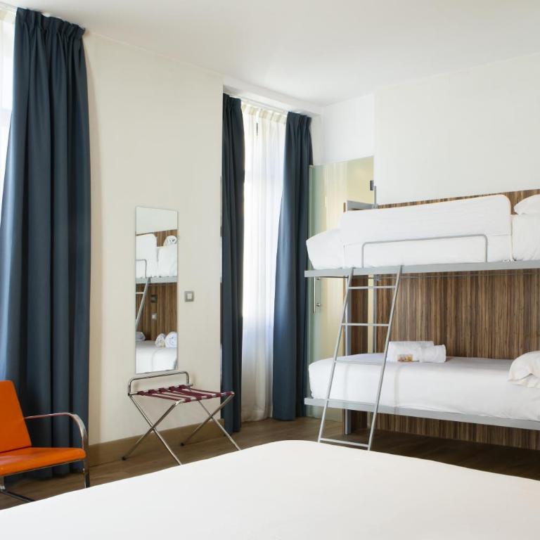 Petit Palace Plaza del Carmen - Quadruple Room with Balcony - 5