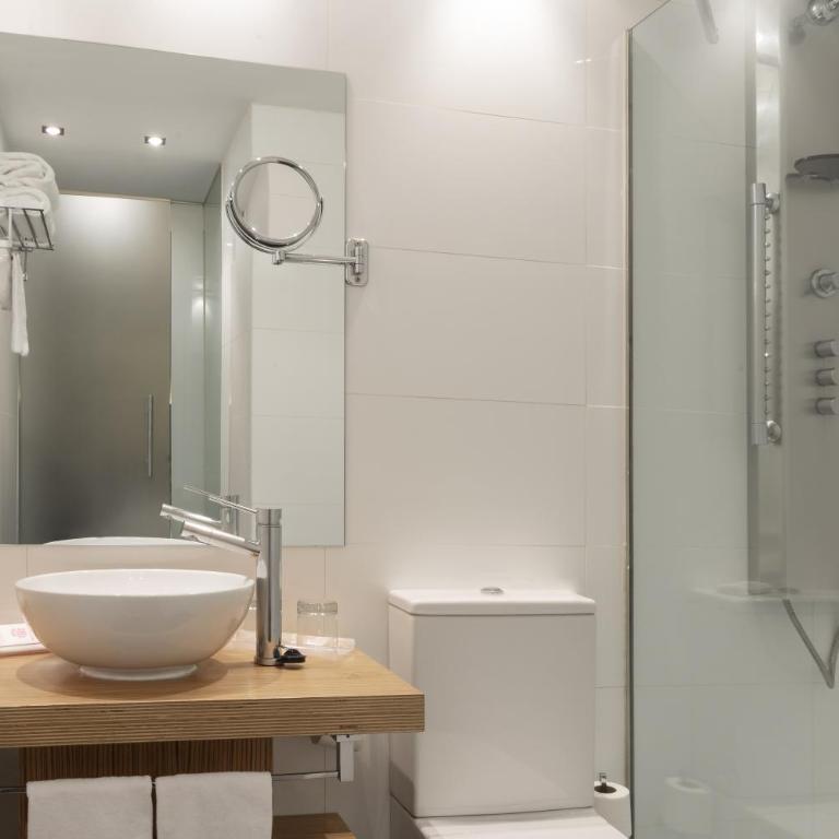 Petit Palace Plaza del Carmen - Quadruple Room (4 Adults) - 2