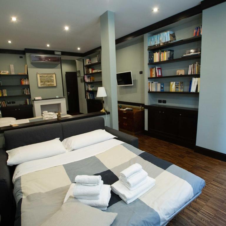Two Sisters Suites - Camera King Deluxe - 9