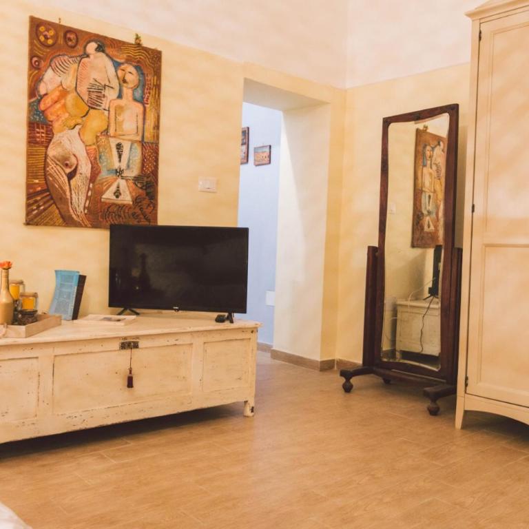 Domus Astra - One-Bedroom Deluxe Apartment - 7