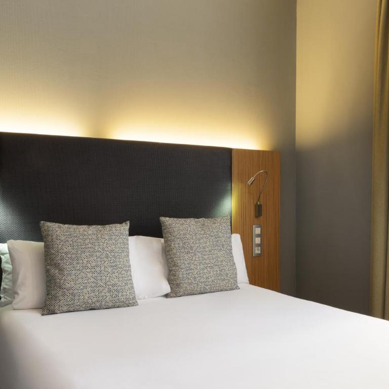 Petit Palace Tres Cruces - Small Double Room with Interior View (1-2 Adults) - 2