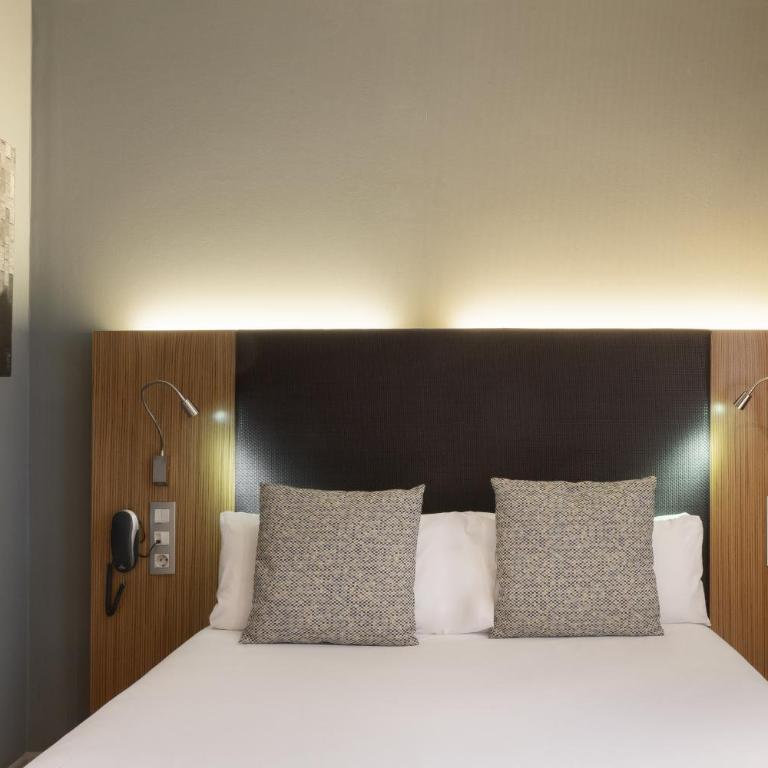 Petit Palace Tres Cruces - Small Double Room with Interior View (1-2 Adults) - 3