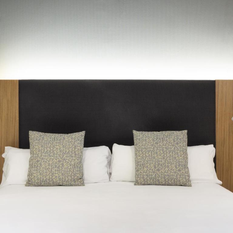 Petit Palace Tres Cruces - Quadruple Room (4 Adults) - 3