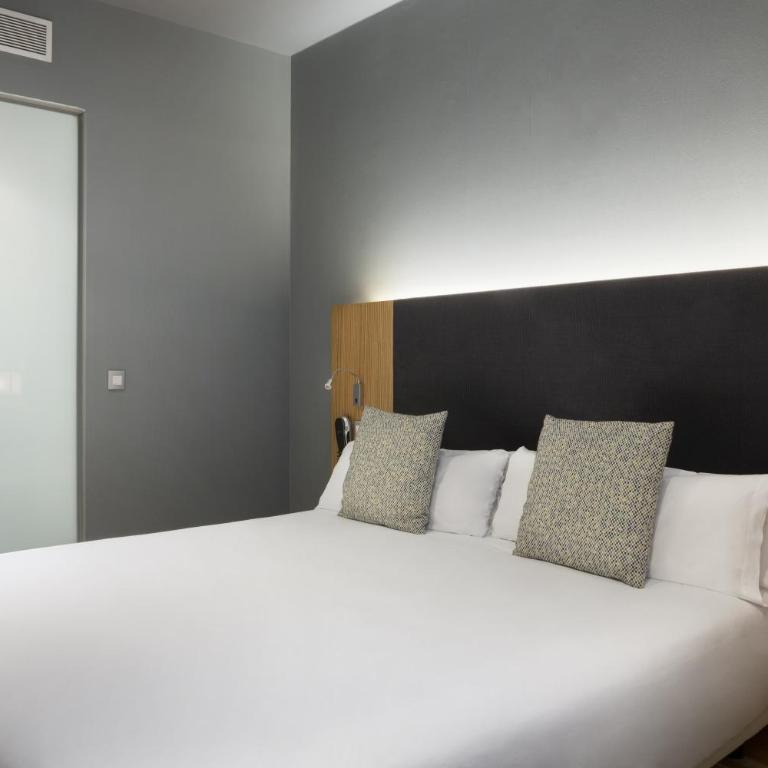 Petit Palace Tres Cruces - Quadruple Room (4 Adults) - 2