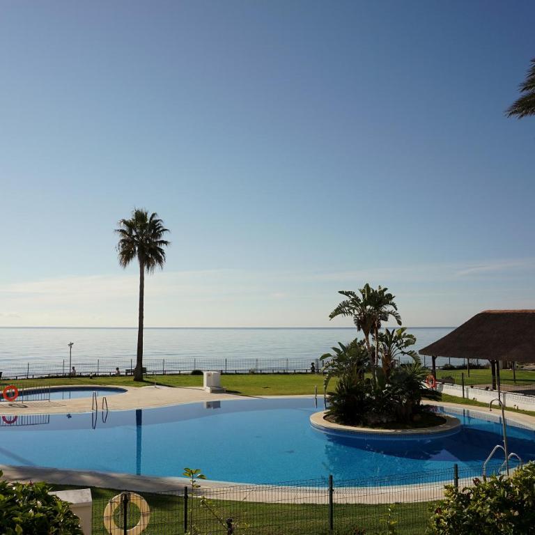 Frontline Beach ground floor with privet garden, Mi Capricho 16 - Apartamento de 2 dormitorios - 1