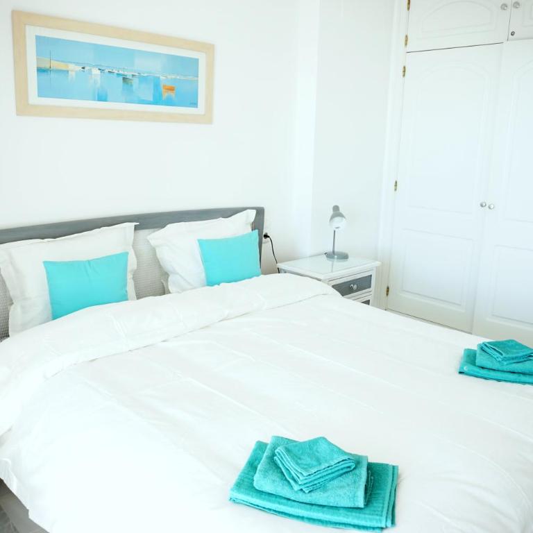 Frontline Beach ground floor with privet garden, Mi Capricho 16 - Apartamento de 2 dormitorios - 13