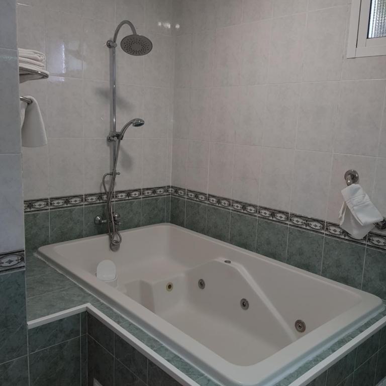 Campomar Playa - Habitación Doble Deluxe con bañera de hidromasaje - 11